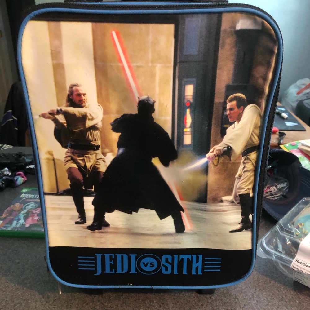 Vintage Star Wars suitcase and lunch boxes